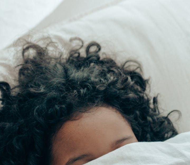 Optimer din søvnkvalitet med disse få ændringer i dit soveværelse